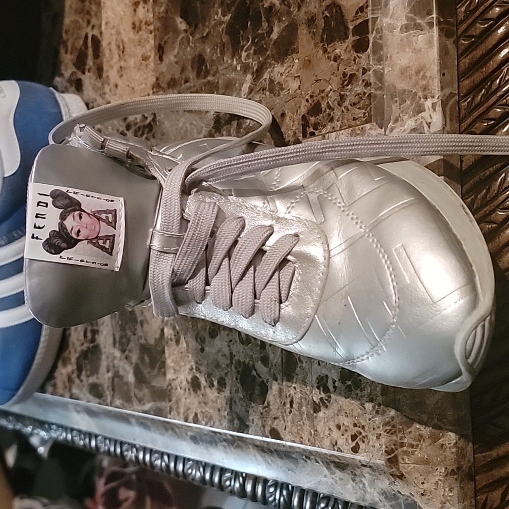 Shoes - Picture 2 of 4